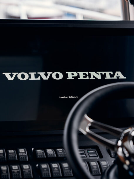 Volvo Penta Sivulle Alas